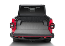 Load image into Gallery viewer, BR_BedTredImpactMat_19Jeep_Rear.jpg