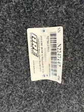Load image into Gallery viewer, Used GMC SIERRA 07-2013 Crew Cab 6.5&#39; short bed used topper LOCATION: A-3-1 CODE: CL204