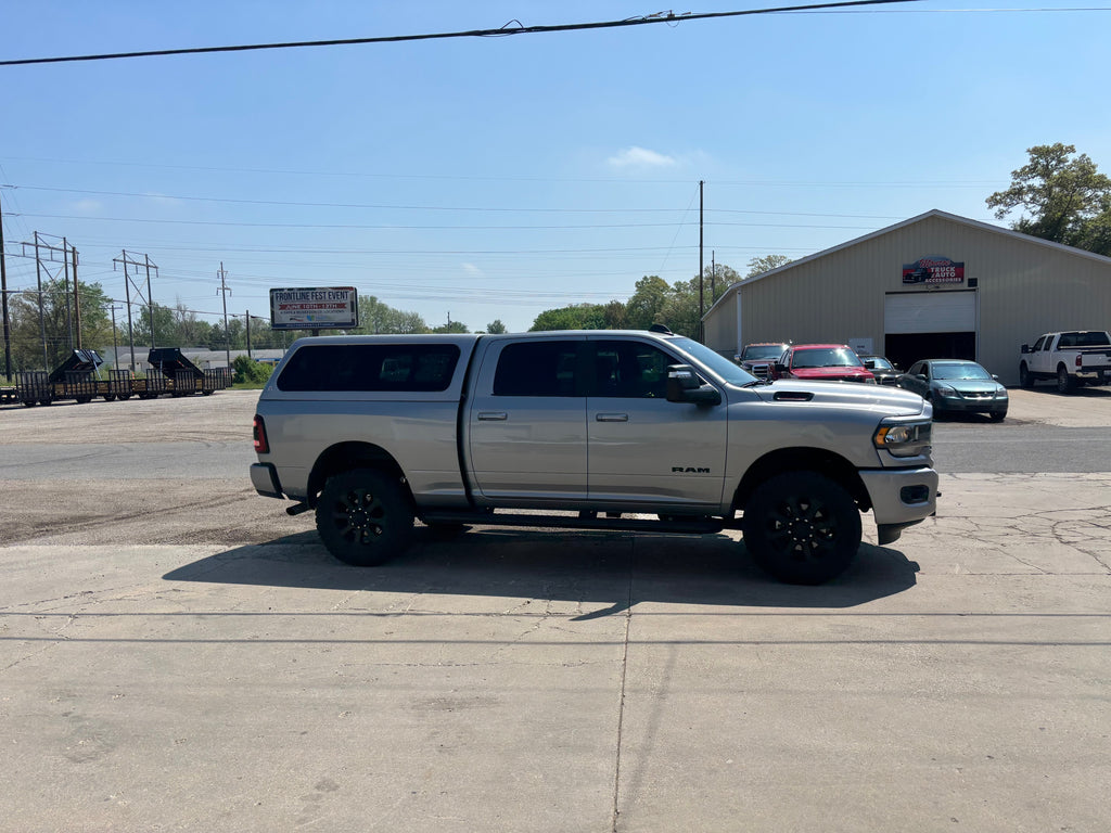 Used Dodge Ram Crew Cab 6.4 Short Bed fiberglass truck cap topper fits 2019-2024 LOCATION: N-2-1  CODE: CDJ