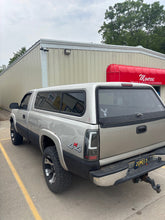 Load image into Gallery viewer, Used Chevy Silverado 1999-2006 8&#39; long bed used topper LOCATION: B-3-2 CODE: CNMM0000