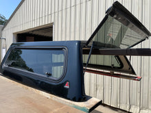 Load image into Gallery viewer, Used Ford F150 5.5&#39; Extra Short Box 2009-2014 Fiberglass Truck Topper Camper Shell Black CODE: CL2515-07 LOCATION: N-2-2